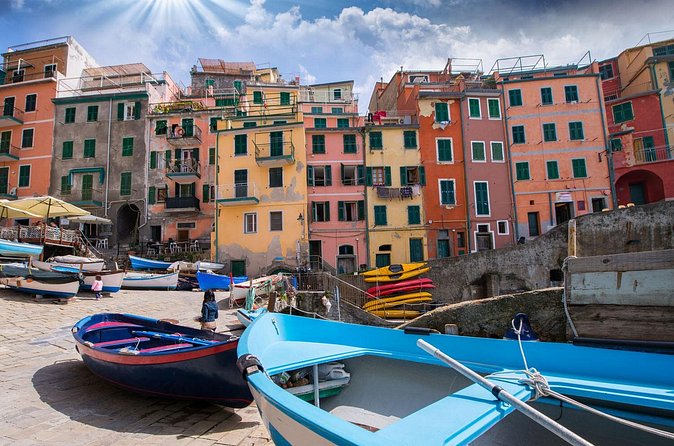 Cinque Terre Small Group or Private Day Tour from Florence - Guide style matters, and it affects how you feel during the long day