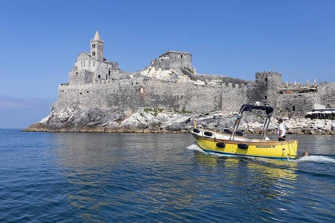 Cinque Terre Sunset Tour by Boat - Small-boat comfort and captain-led hosting (the difference between a cruise and a tour)