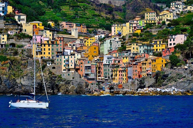 Cinque Terre Sunset Tour by Boat - What the cultural and food commentary adds while the villages slide by