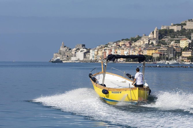 Cinque Terre Sunset Tour by Boat - Welcome drink, snacks, and what you should pack so you’re not guessing