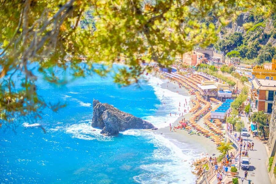 Cinque Terre Tour and Limoncino by Train from La Spezia - Vernazza time: colorful streets, an easy first win
