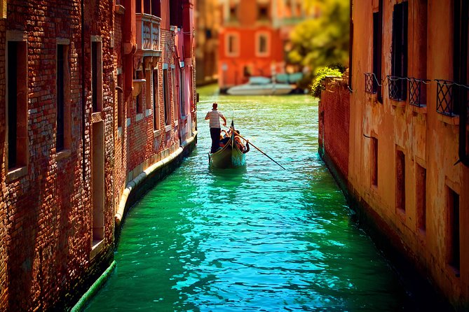 Classic 30-Minute Gondola Ride in Venice - Should you book this classic 30-minute gondola ride?