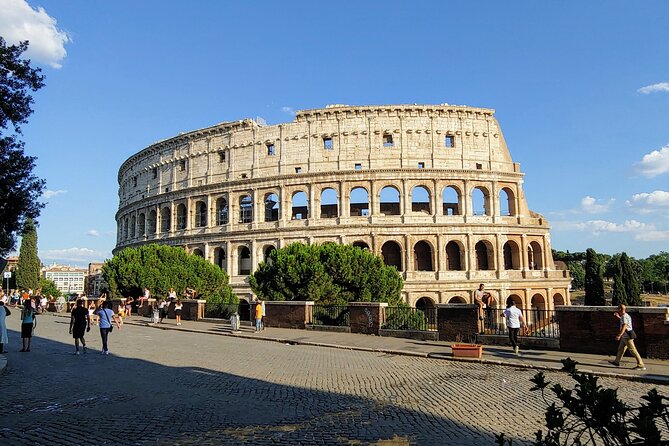 Colosseum & Ancient Rome Guided Walking Tour - Colosseum stop: what you’re really seeing in the Flavian Amphitheatre