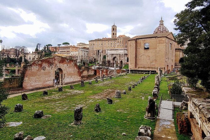Colosseum & Ancient Rome Guided Walking Tour - What to wear and bring for this 2 hours 45 minutes