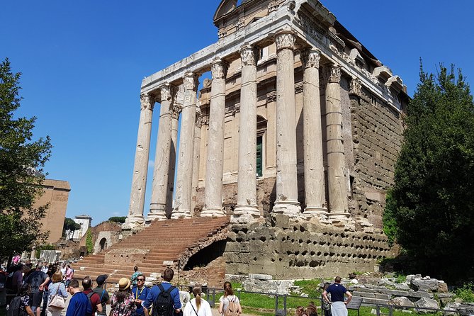 Colosseum Arena Floor, Roman Forum and Palatine Hill Guided Tour - Meeting Point Reality Check and Security Checks That Matter