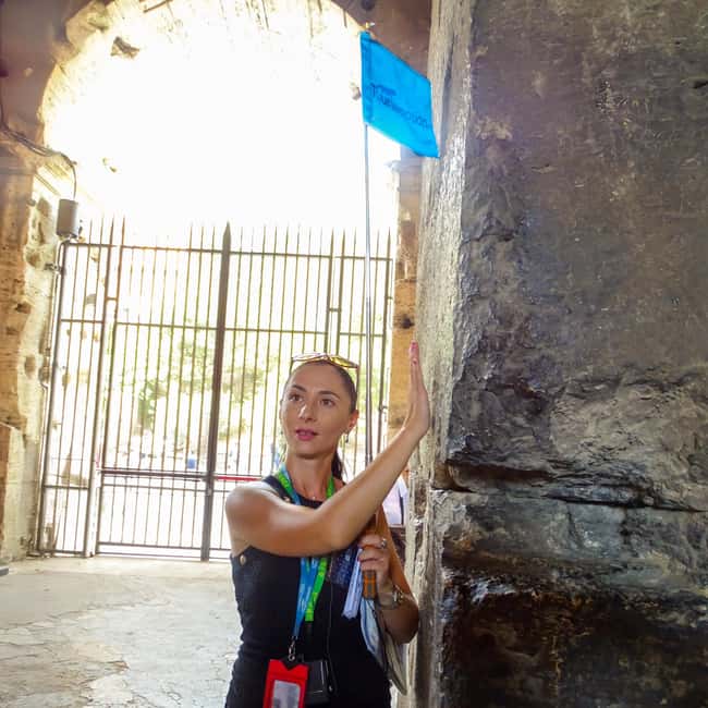 Colosseum, Forum & Palatine Hill Guided Walking tour - Colosseum: Skip the Ticket Line, Then Let the Guide Read the Building