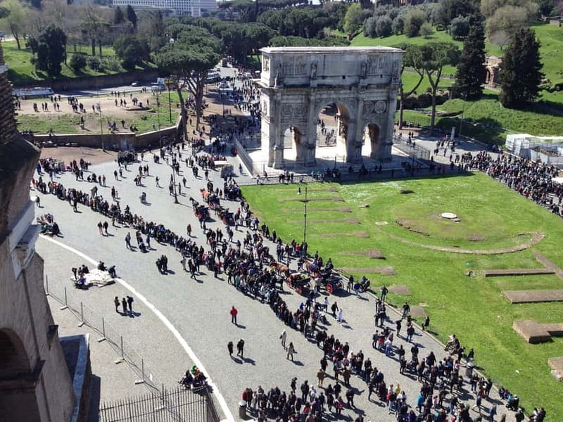 Colosseum, Forum & Palatine Hill Guided Walking tour - Meeting on Via dei Fori Imperiali, Avoiding the First-Day Confusion