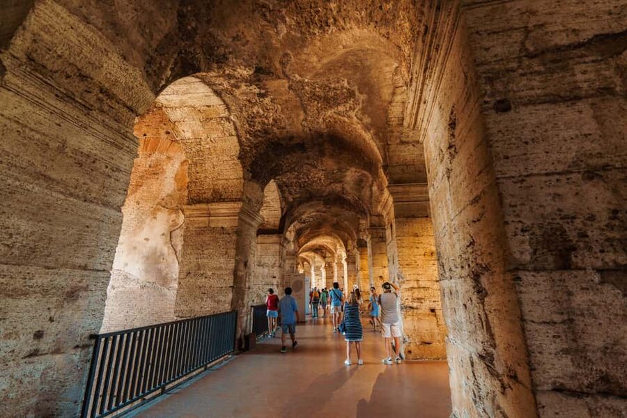 Colosseum, Roman Forum & Palatine Guided Tour - Guide Quality: The Difference Between Reading Signs and Feeling the Place