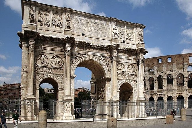 Colosseum Special Access on Arena Floor, Roman Forum and Palaces - Meeting point and getting your tickets right