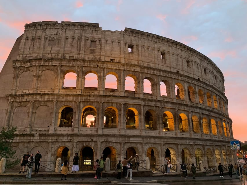 Colosseum Sunset Tour with Entry - Where you meet your guide around the Foro area