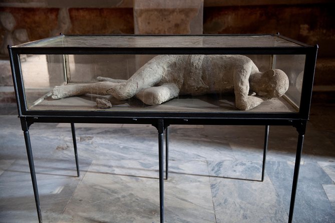 Complete Pompeii Skip the Line Tour with Archaeologist Guide - The main entry area: bakery, Temple of Apollo, and the Roman Forum
