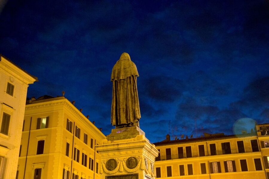 Dark Heart of Rome - Facts, Legend & Mystery Walking Tour - Corso Vittorio Emanuele II: setting the tone right away