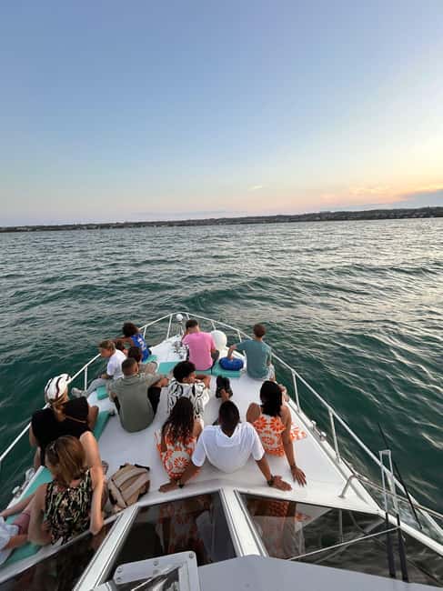 Desenzano del Garda: Sunset Boat Trip at Sunset with Drink - Meeting point in Desenzano harbor, and how not to get stuck