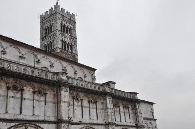 Discover Lucca’s Secrets on a Guided Walking Tour - Meeting Point and Getting Oriented Before You Start