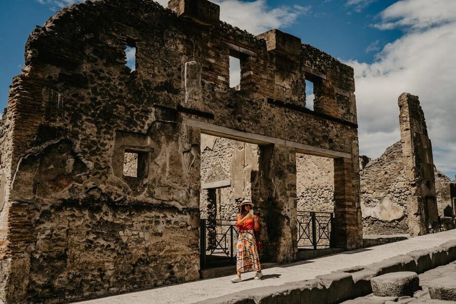 Discover Pompeii: French Walking Tour of the Buried City - What the French-speaking guide adds (and why it matters)
