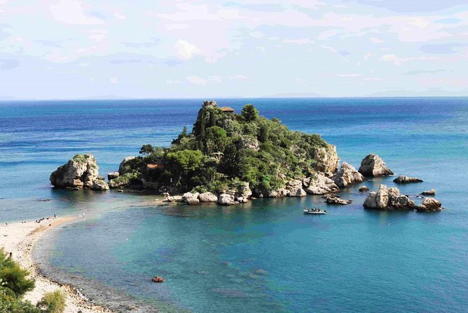Diving for certified divers with PADI 5<em> Diving Resort – Taormina – Quick Takeaways’ /></p>
<ul>
<li><strong>Two guided underwater sessions</strong> in the Isola Bella Marine Park area, run for certified divers with clear briefings</li>
<li><strong>Blue Cave and marine park sightseeing</strong> during navigation, plus stories shared along the way</li>
<li><strong>Small group limit (max 15)</strong> with drinks and snacks so the boat stays relaxed, not rushed</li>
<li><strong>All gear and boat logistics handled</strong> for you, starting with equipment prep at the resort</li>
<li><strong>Food and onboard comfort</strong> include a fruit break, Sicilian wine, almond biscuits, and bathroom access on the boats</li>
<li><strong>A pro team you can ask questions to</strong>, including instructors and dive masters praised for safety and adapting to different experience levels</li>
</ul>
<h2 id="isola-bella-marine-reserve-why-this-area-works-for-certified-divers">Isola Bella Marine Reserve: why this area works for certified divers</h2>
<p><img width="669" height="446" decoding="async" src=
