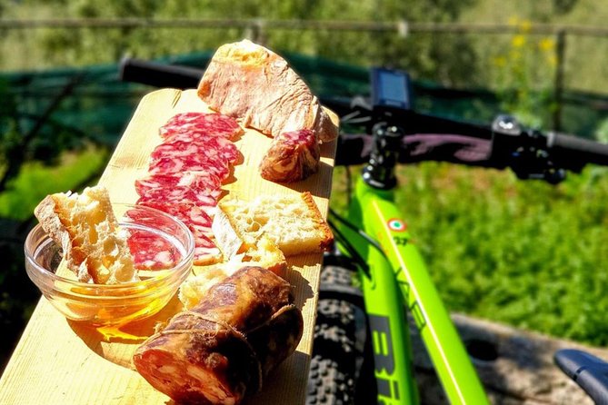 E-Bike Food and Wine Tour in the Sorrento Peninsula - What you actually taste: cheese, oils, bread, cheesecake, and limoncello