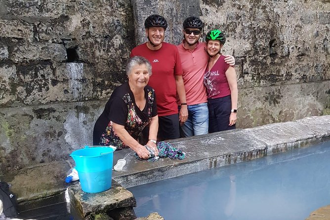 E-Bike Food and Wine Tour in the Sorrento Peninsula - The e-bike reality: hills, comfort, and battery confidence