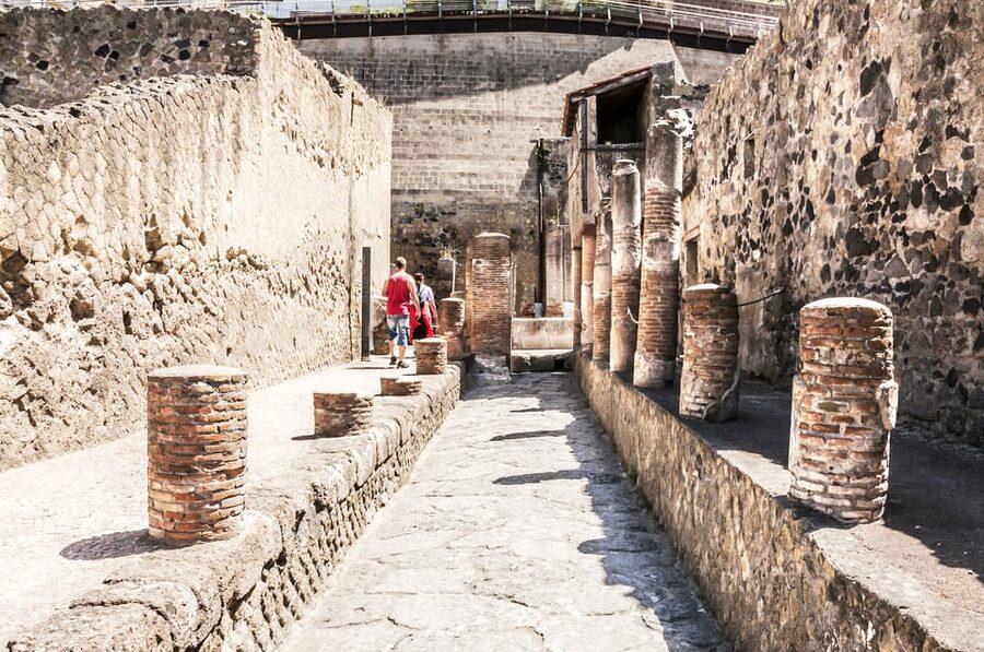 Ercolano: Herculaneum Entry Ticket with Optional Audio Guide - Walking the cobbled streets: what a self-paced circuit actually looks like