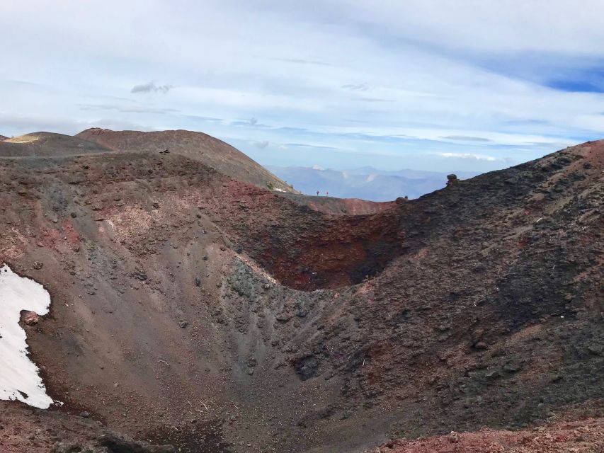 Etna: Craters of the 2002 Eruption Trekking Experience - The 3-hour route from Piano Provenzana toward the summit craters