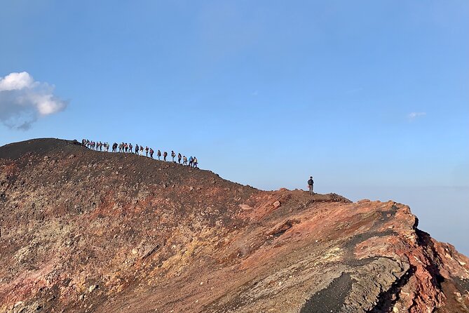 Etna excursion 3000 meters with 4x4 cable car and Trekking - Gear and clothing, what you get and what to bring anyway