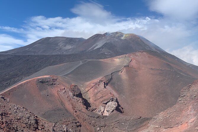 Etna excursion 3000 meters with 4x4 cable car and Trekking - Fitness and altitude, why moderate can feel strenuous