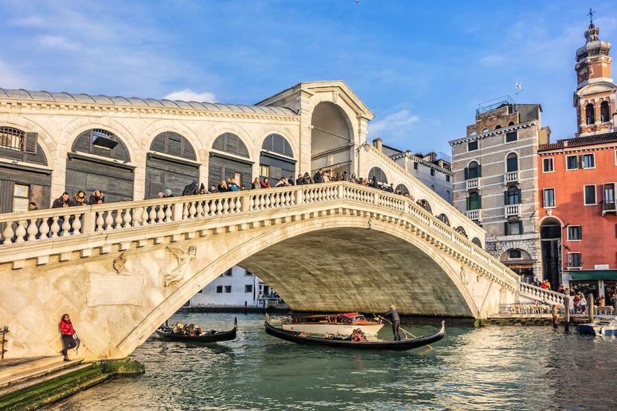Evening Walking Tour with optional motorboat Ride - The optional motorboat return via Giudecca Canal