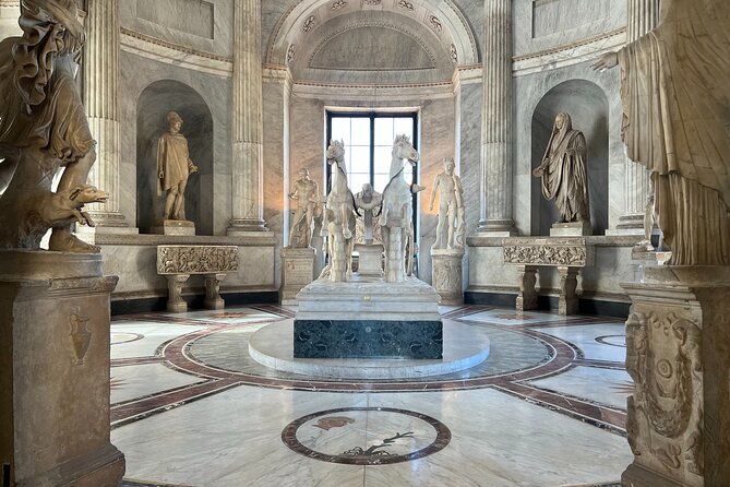 Exclusive First Access Vatican Tour with Skip the Line Basilica - What to know before you go: dress code, ID, and Last Judgment