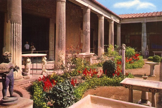 Explore Naples & Pompeii in One Day – Guided Half-Day Tour - What to Wear and Bring for Naples Heat and Pompeii Walking