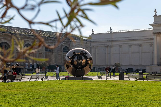 Fast track: Vatican Museums, Sistine Chapel Guided and St. Peter's Basilica Tour - Sistine Chapel in 15 minutes: how to make it count