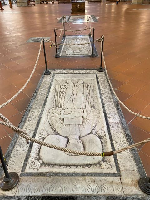 Florence: 1.5-hour Santa Croce Guided Experience - The tombs: Galileo’s burial site and the idea of a Florentine Hall of Fame