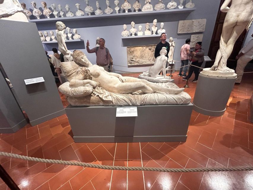 Florence: Accademia Gallery David Entry & Audio Guide App - Practical Tips: Hot Waiting, Walking Pace, and What Not to Bring