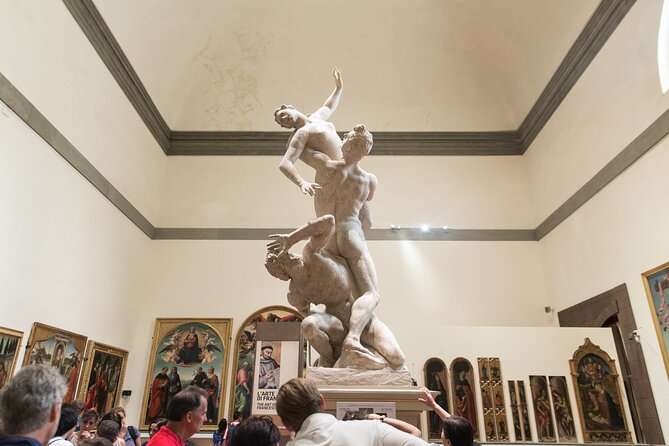 Florence Accademia Guided Tour – Shared, Private & Combo Options - Earphones and group size: the difference between hearing and guessing