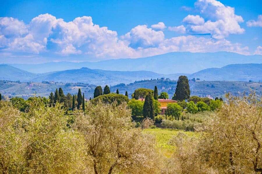 Florence: Chianti E-Bike Tour with Lunch & Two Wine Tastings - The first part of the ride out of Florence, hills without the panic