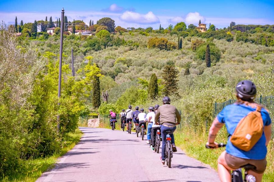 Florence: Chianti E-Bike Tour with Lunch & Two Wine Tastings - Value for $116, why this feels like more than a simple wine tour
