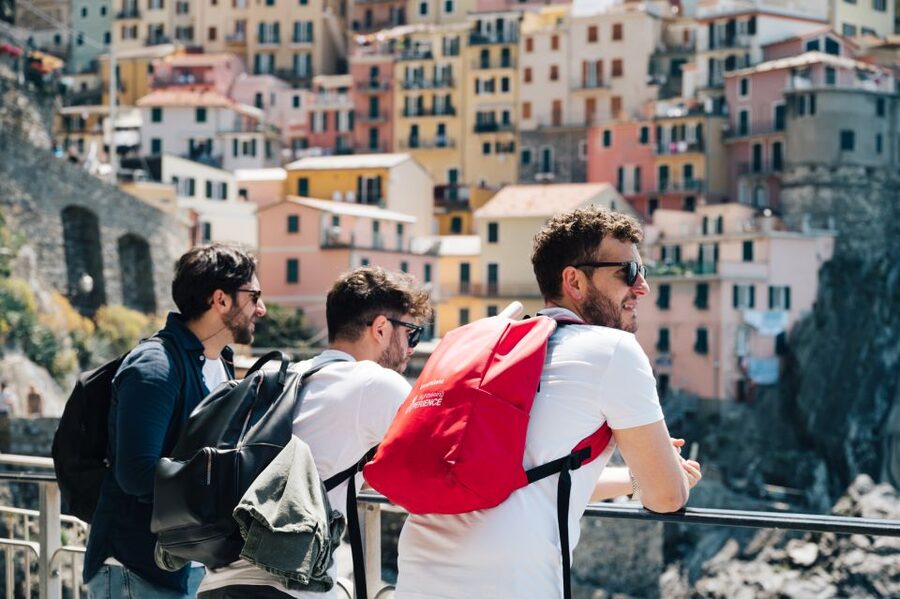 Florence: Cinque Terre Day Trip with Optional Street Food - What Makes the Guides Matter So Much