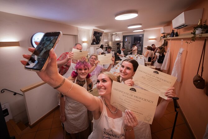 Florence Cooking Class The Art of Making Gelato & Authentic Pizza - Getting There in Florence: Meeting Point and Practical Timing