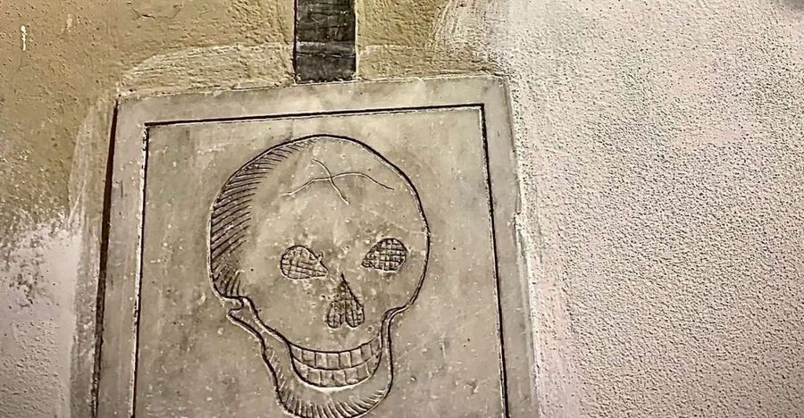 Florence: Dark Mysteries and Legends Guided Walking Tour - Via dei Servi, the Santa Maria del Fiore area, and dome-facing awe