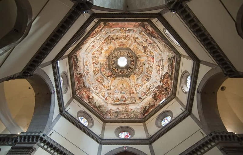 Florence: Duomo Cathedral Small Group Tour - Languages, earphones, and group feel