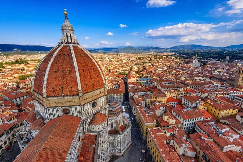 Florence: Duomo Cathedral Small Group Tour - Entering Santa Maria del Fiore with a guide in your ear