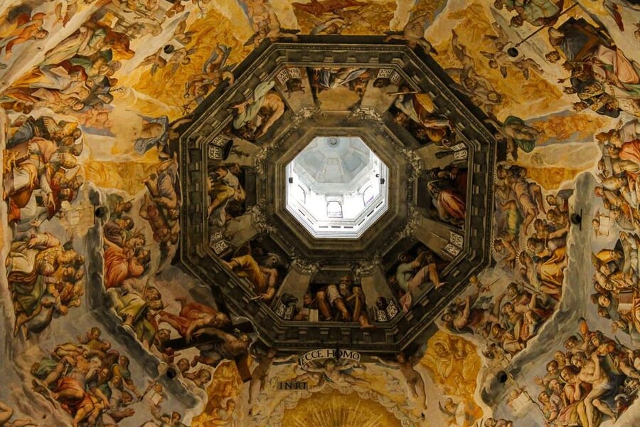Florence: Duomo S. Maria del Fiore Guided Tour - Entering Santa Maria del Fiore: Frescoes, Art, and Focus
