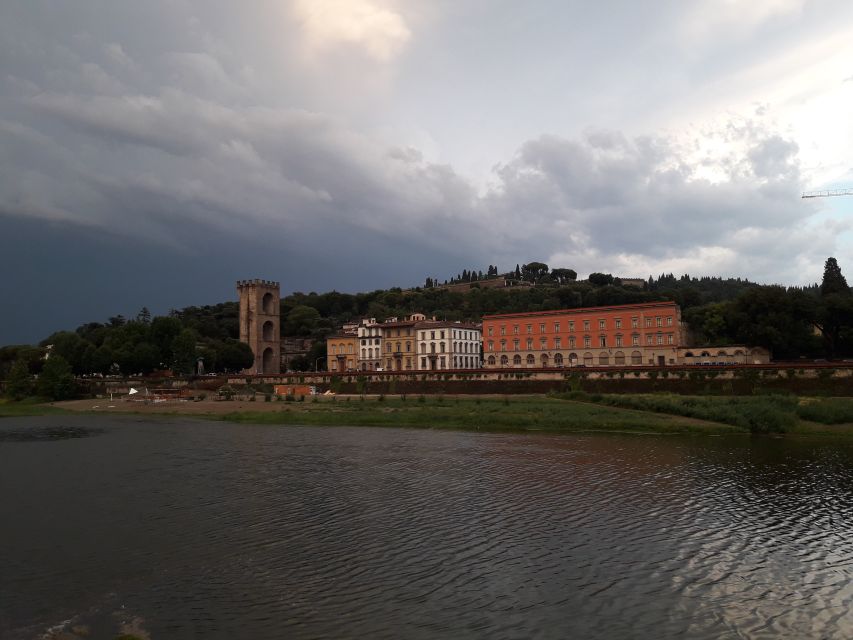 Florence: Eco-Friendly Golf Cart City Tour with Audio Guide - Audio guide in 11 languages, plus the human touch from your driver