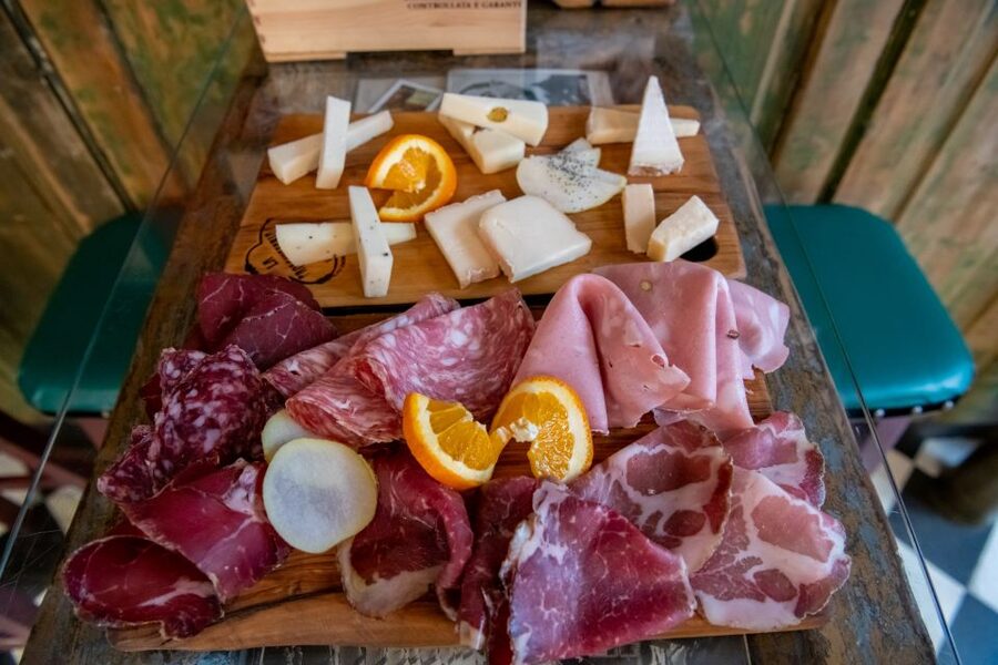 Florence: Flavours of Tuscany Food Tour - Chianti Wine Tastings: Enjoy the Drink Part Without Feeling Pushed
