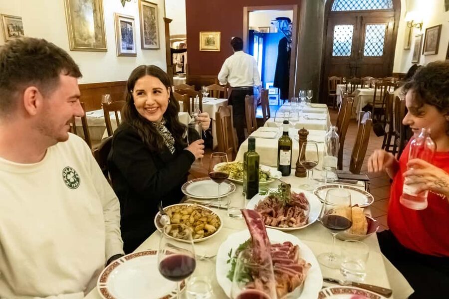 Florence: Food Walking Tour with Local Steak and Tuscan Wine - Oltrarno Ravioli Stop: A Real Taste of Handmade Pasta