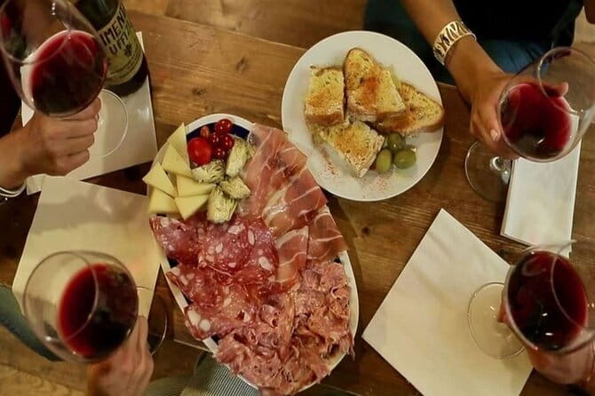 Florence Food & Wine Tour: Tuscan Tastings with Local Guide - Food, walking, and how the group size changes the feel