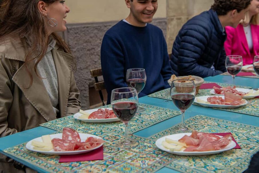Florence: Guided Food Walking Tour with Tuscan Classics - How a 3-hour Florence food walk stays fun, not rushed