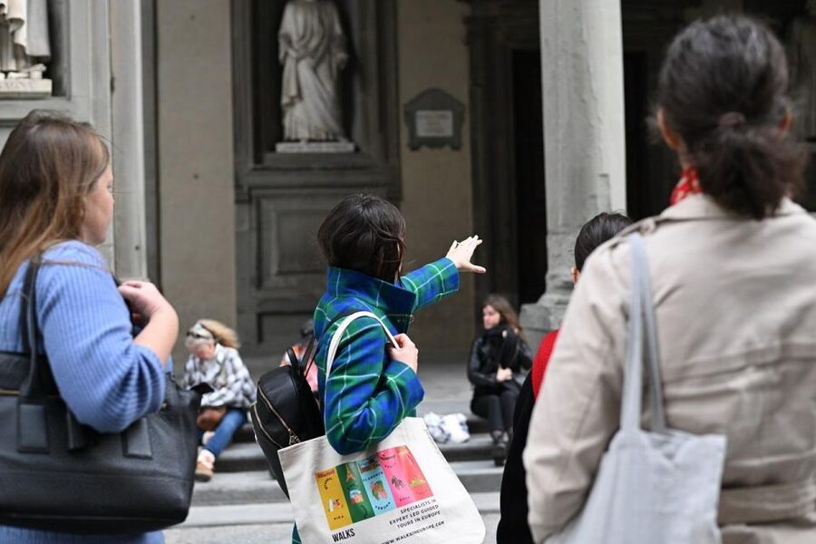 Florence: Guided Tour of Medici Family Secrets and Chapels - Starting at Piazza di Madonna degli Aldobrandini, then straight to the timed entry