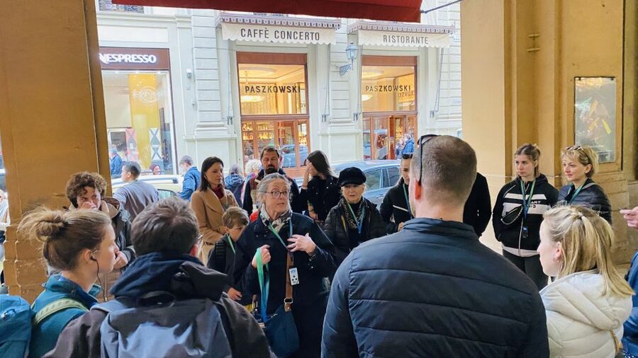 Florence: Guided Walking Tour - Palazzo Medici Riccardi: Power Shows Up in Stone
