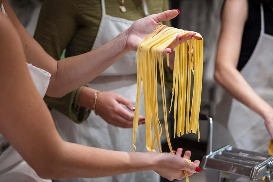 Florence: Handmade Pasta & Dessert Class with Unlimited Wine - Sitting Down to Eat What You Cook: Lunch or Dinner Plus Unlimited Wine