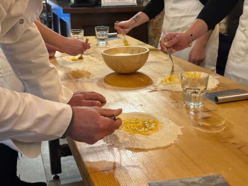 Florence: Handmade Ravioli & Pasta Class with Unlimited Wine - Start at Rosso Crudo, Then Get Oriented Fast